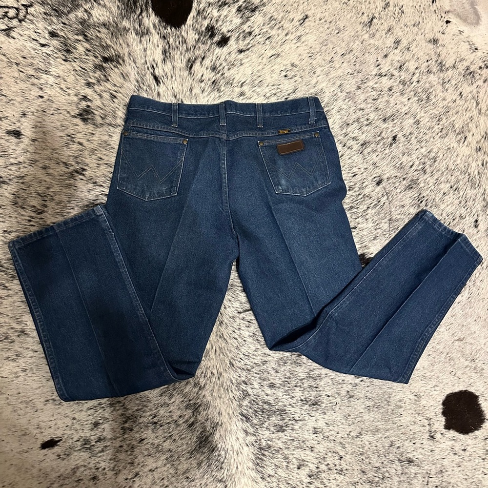 Men’s wrangler jeans
size 38x30
great condition no obvious signs of wear